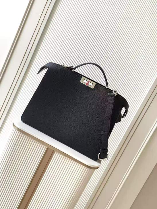 Picture of Fendi Handbags _SKUfw239246024fw